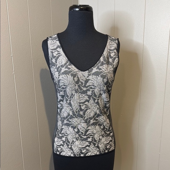 Armani Collezioni Women’s Small Black and White Fitted Knit Tank Top - Picture 1 of 5